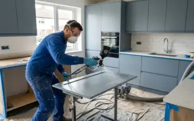 Keukenkastjes spuiten: renovatie zonder nieuwbouwkosten